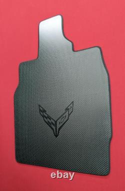 Tapis de sol en fibre de carbone authentique adaptés à la Corvette C-8. Motif 2×2 Twill 3k de la marque Toray.